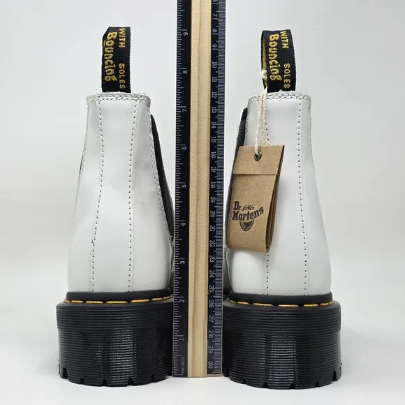 Dr. Martens 2976 Quad Platform Chelsea Boot White Leather Women’s Size 7 New
