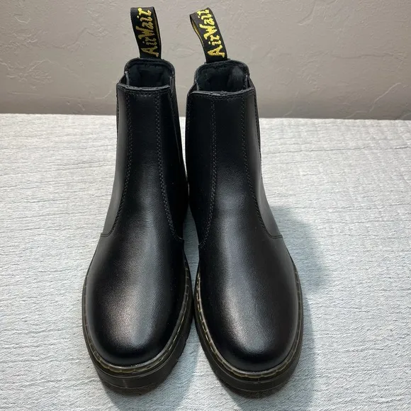 Dr. Martens 2976 Unisex Chelsea Boot, USM 8 USL 9 EU 41 Black Smooth