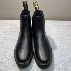 Dr. Martens 2976 Unisex Chelsea Boot, USM 8 USL 9 EU 41 Black Smooth