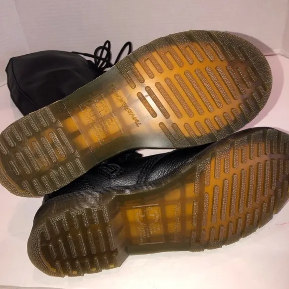 Dr. Martens Free People 1B60 Lace up Knee Combat Boots Shoes sz 6