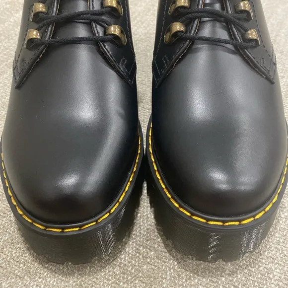 Dr Martens Leona smooth heeled black Oxford shoes Size EU 39