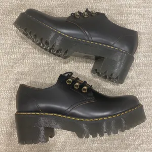 Dr Martens Leona smooth heeled black Oxford shoes Size EU 39