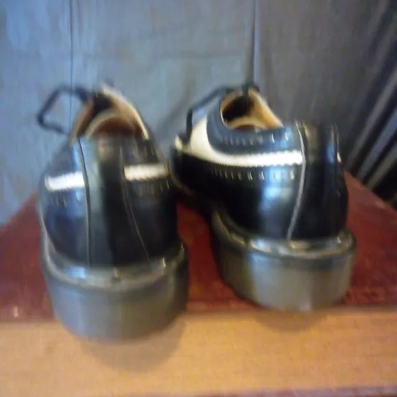 Dr. Martens Mens USA 8  Ladies 9  Run Large Black and White Oxford Shoes