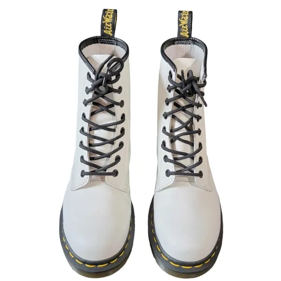 DR. MARTENS Smooth Leather Lace Up Boots White Sz 8 Whimsygoth Grunge Y2K Chunky