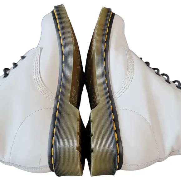 DR. MARTENS Smooth Leather Lace Up Boots White Sz 8 Whimsygoth Grunge Y2K Chunky