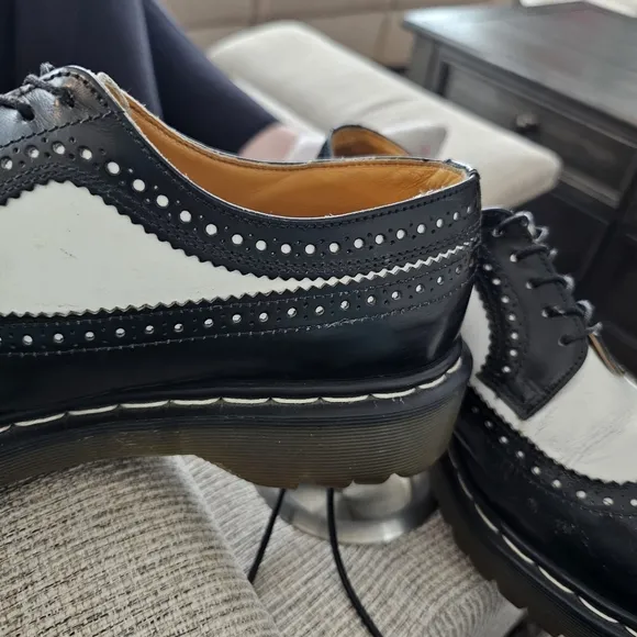 Dr. Martens Vintage 3989 Brogue Wingtip Shoes