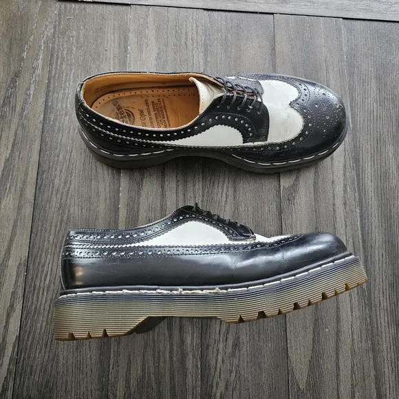 Dr. Martens Vintage 3989 Brogue Wingtip Shoes