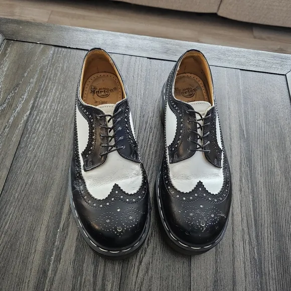 Dr. Martens Vintage 3989 Brogue Wingtip Shoes