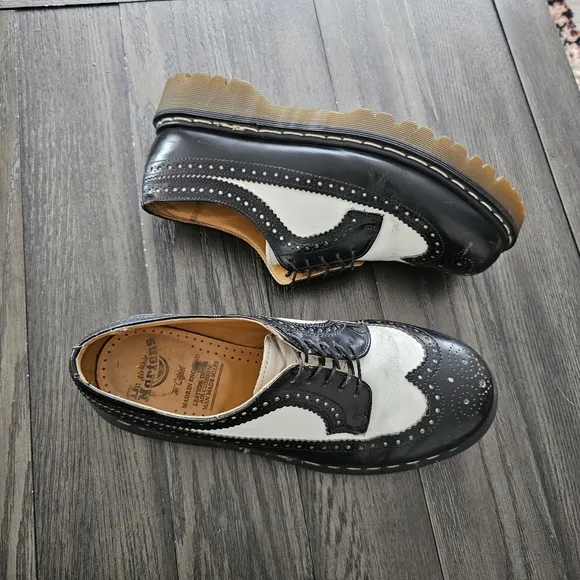 Dr. Martens Vintage 3989 Brogue Wingtip Shoes