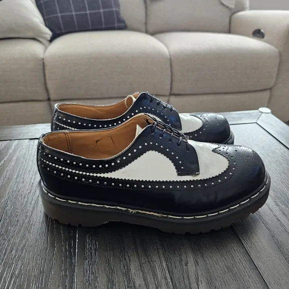Dr. Martens Vintage 3989 Brogue Wingtip Shoes