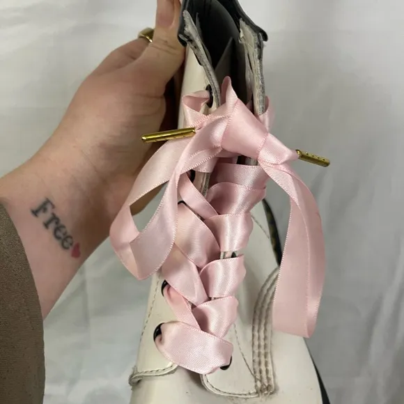 Dr. Martens Women’s White Patent Leather‎ Ribbon Laces Combat Boots- Size 9