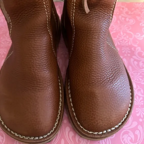 Duckfeet Arhus In Nut size 39. Worn once, just like new