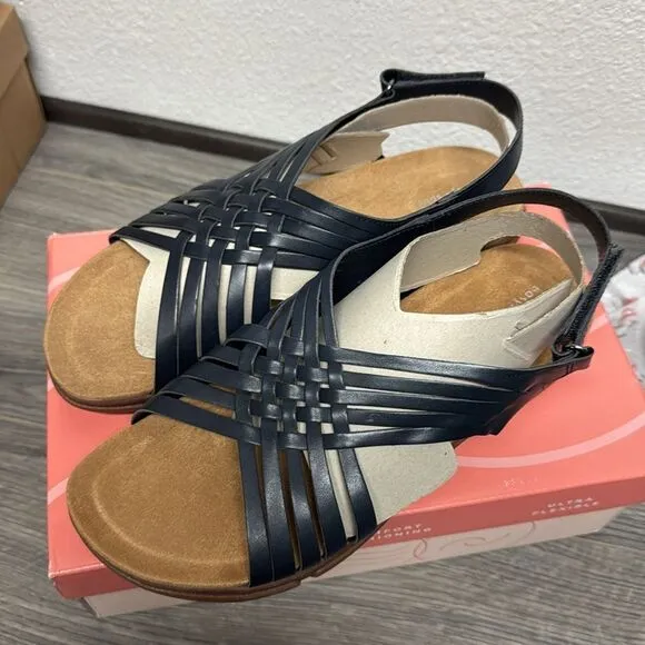 Easy Spirit Mar Sandals (WIDE)