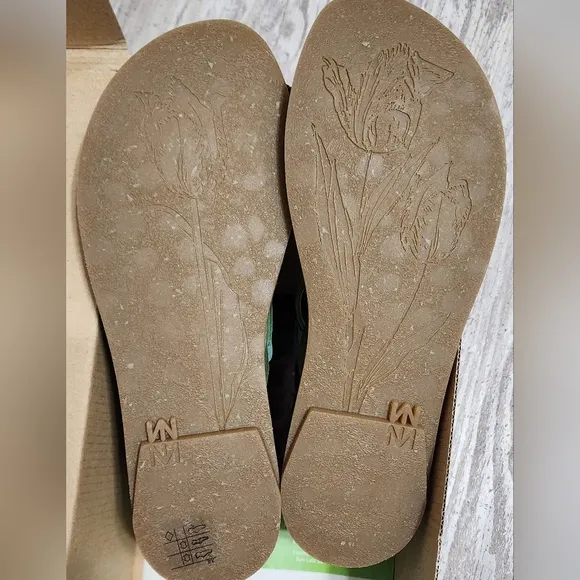 El Naturalista Womens Tulip N5188 Flat Leather Sandal Shoes Size 7