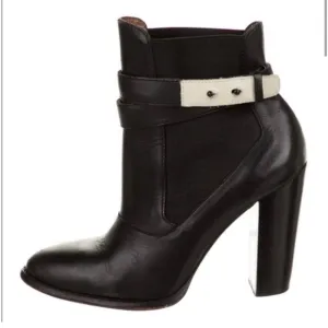 Elizabeth and James E-Solar Ankle Stylish Black Leather Boots
