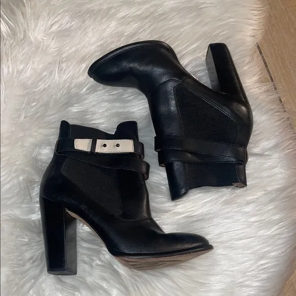 Elizabeth and James E-Solar Ankle Stylish Black Leather Boots