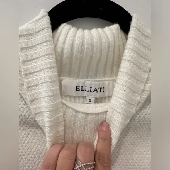 Elliatt Women’s S/XS Cream Cable Knit Sweater Skirt Set Turtleneck Ribbed Midi