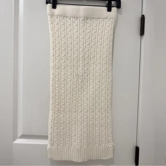 Elliatt Women’s S/XS Cream Cable Knit Sweater Skirt Set Turtleneck Ribbed Midi
