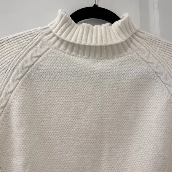 Elliatt Women’s S/XS Cream Cable Knit Sweater Skirt Set Turtleneck Ribbed Midi