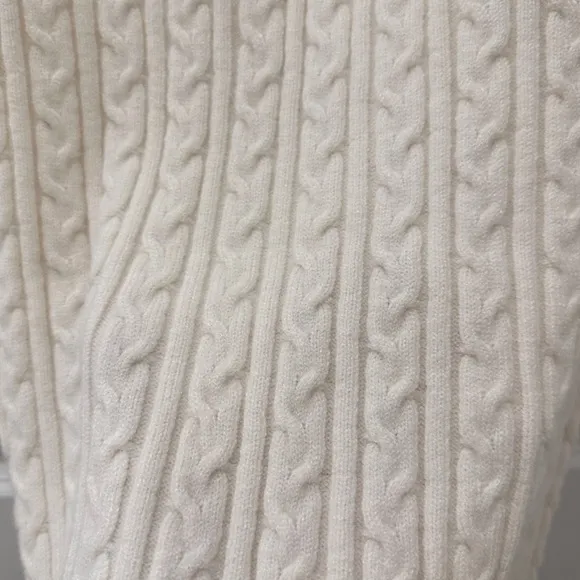 Elliatt Women’s S/XS Cream Cable Knit Sweater Skirt Set Turtleneck Ribbed Midi