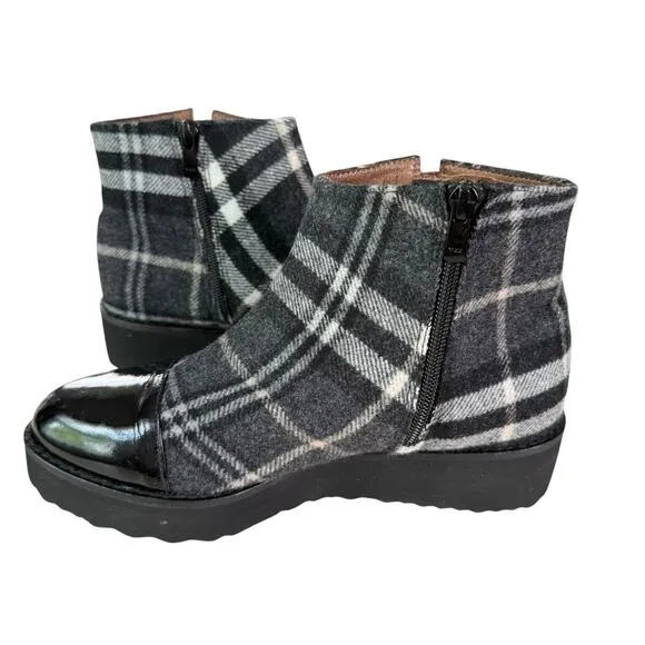 Eric Michael Gray Tartan Plaid Ankle Boots Patent Leather Cap Toe Side Zip, 6.5