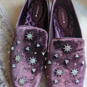 EUC Birdies Wine Colored Bejewelled Shoes Size 9.5
