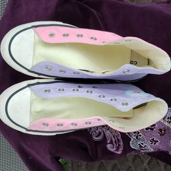 EUC CTAS Classic High Top in White/Red/Blue/Purple (Jr. 5)