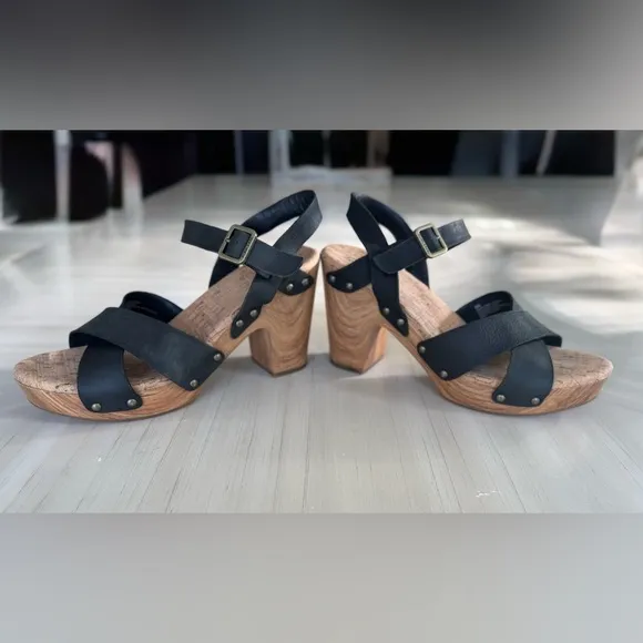 EUC - Kork-Ease Drew Black Leather Cross Banded Platform Sandals - Size 9