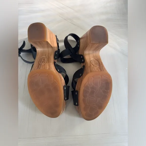 EUC - Kork-Ease Drew Black Leather Cross Banded Platform Sandals - Size 9