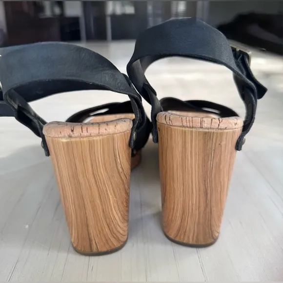 EUC - Kork-Ease Drew Black Leather Cross Banded Platform Sandals - Size 9