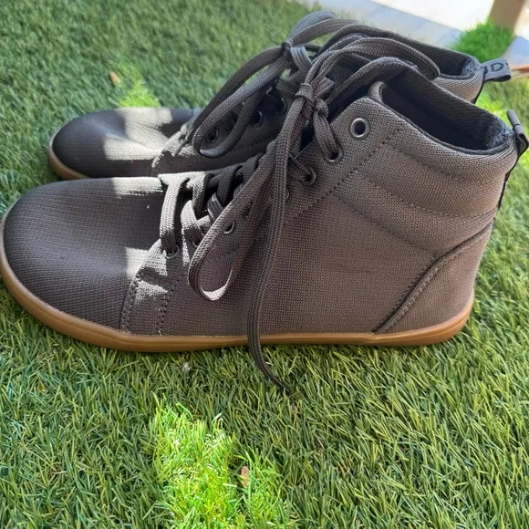 FeelGrounds Highrise Knit Barefoot Shoe in Gum Graphite Size EU 42