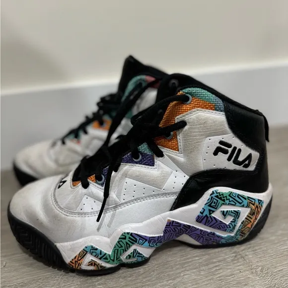 FILA MB ‘90s Athletic High Top Basketball Shoes Size 6
