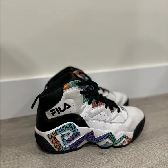 FILA MB ‘90s Athletic High Top Basketball Shoes Size 6
