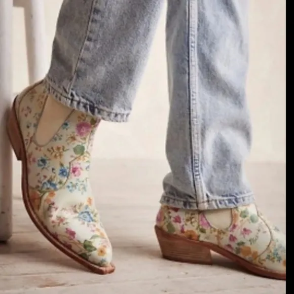 Free People Beau Western Floral Chelsea Ankle Leather Boots in Ivory