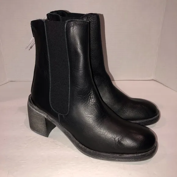 Free People Black Leather Essential Chelsea Heeled Boots Shoes 9.5/39.5