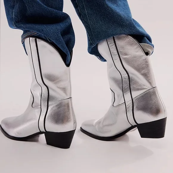 FREE PEOPLE Borderline Western Silver Boots 37