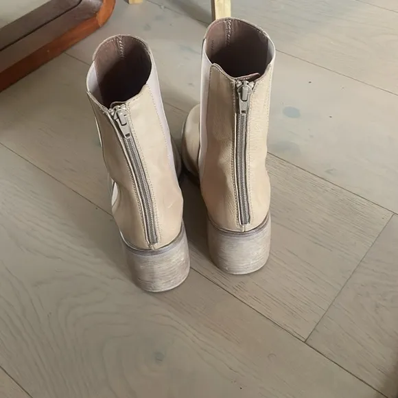 Free people essential Chelsea boot in Sandy beige 36