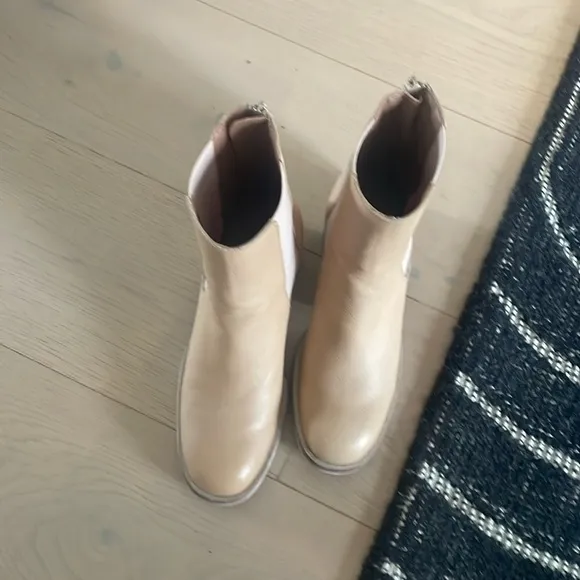 Free people essential Chelsea boot in Sandy beige 36