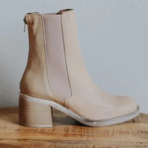 Free people essential Chelsea boot in Sandy beige 36