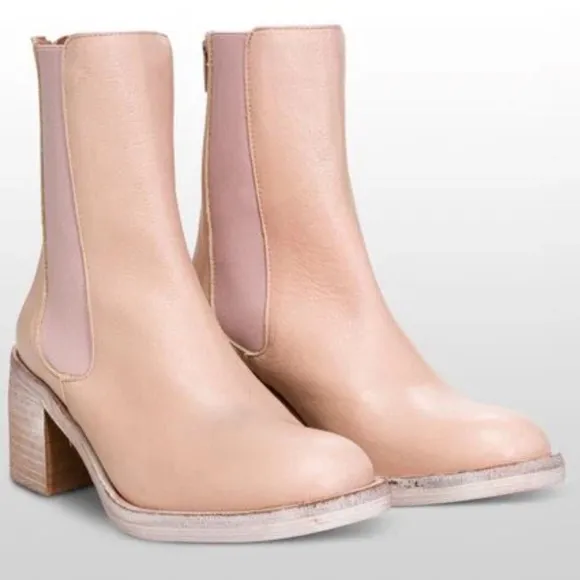 Free people essential Chelsea boot in Sandy beige 36