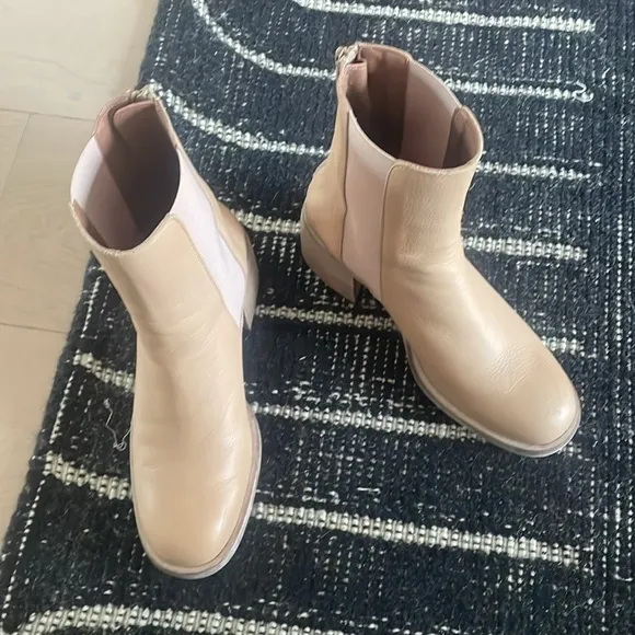 Free people essential Chelsea boot in Sandy beige 36