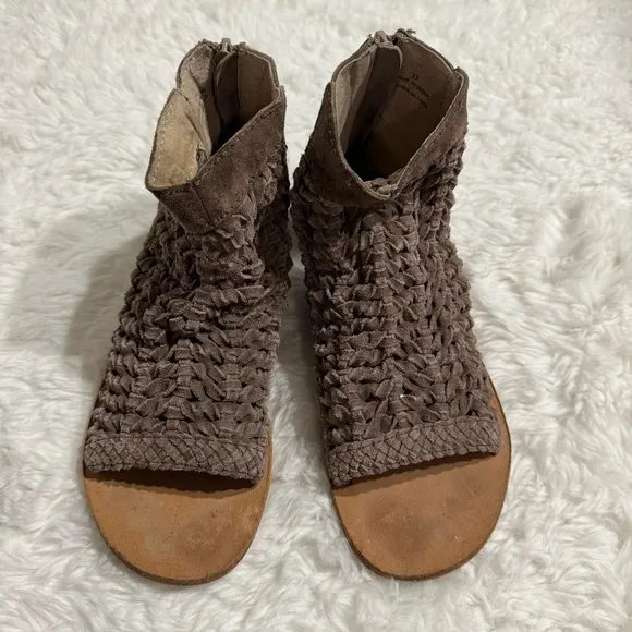 Free People Island Cruiser Woven Taupe Sandals Size 6