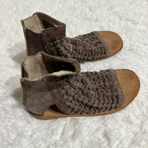 Free People Island Cruiser Woven Taupe Sandals Size 6