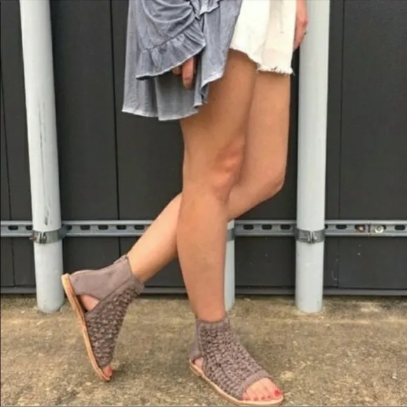 Free People Island Cruiser Woven Taupe Sandals Size 6