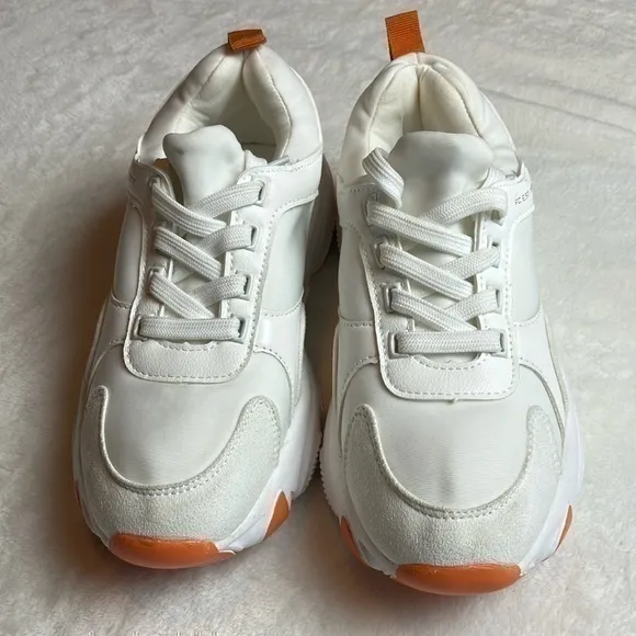 French connection Riley Sneakers/Shoes Sz 7 White Orange Low top Lace up