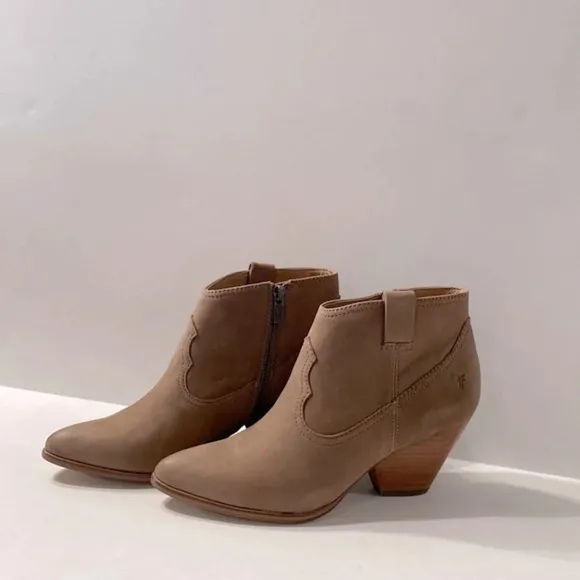 Frye &quot;NEW&quot; Western Dusty Rose Rory Leather Cowboy Pointed Toe Ankle Boots Size 9