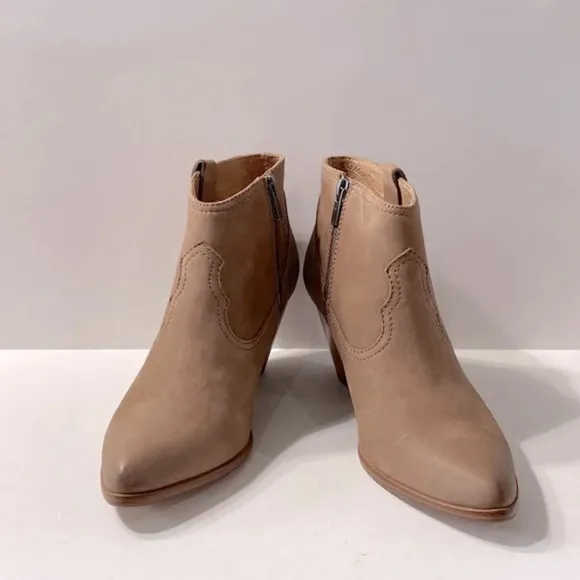 Frye &quot;NEW&quot; Western Dusty Rose Rory Leather Cowboy Pointed Toe Ankle Boots Size 9