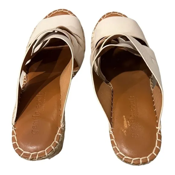 Gentle Souls Womens Charli Off White Woven Wedge Sandals 9