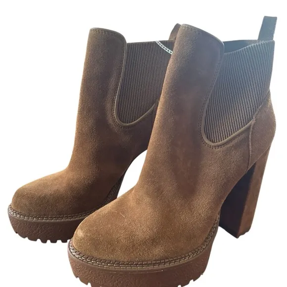 Gianni Bini Raanta Suede Lug SolePlatform Booties Size 8. Western chic
