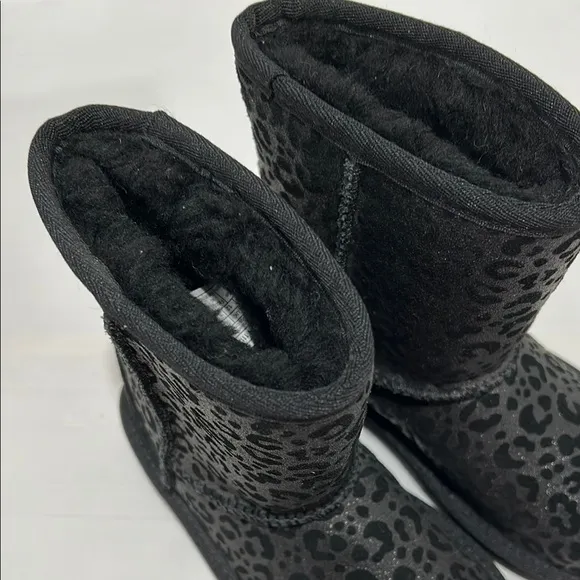 Girls Black Leopard Print Boots used once size 13 Girls GUC